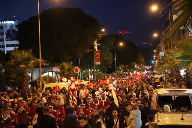 TURGUTLU’DA GÖRKEMLİ 19 MAYIS KUTLAMASI