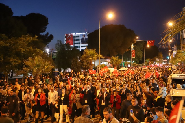 TURGUTLU’DA GÖRKEMLİ 19 MAYIS KUTLAMASI