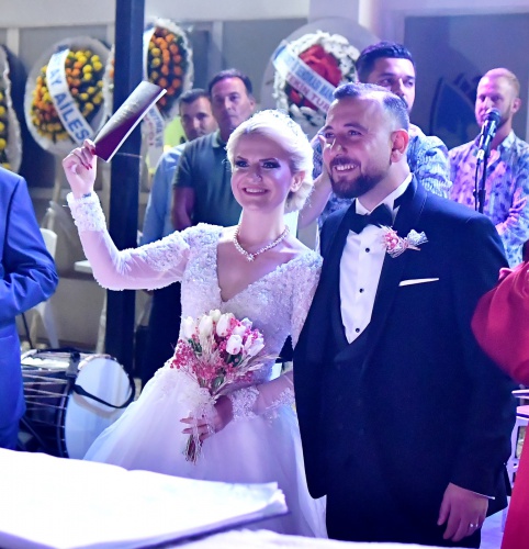 ONAYLI VE ÇAKAR AİLESİNİN MUTLU GÜNÜ