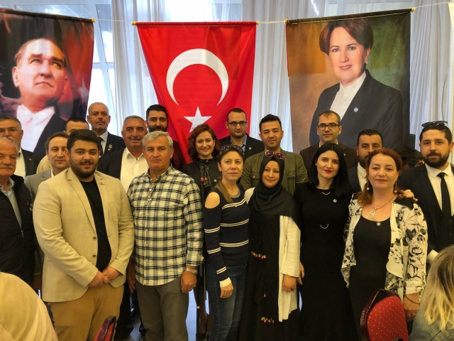 İYİ PARTİ CAFE 236'DA BULUŞTU