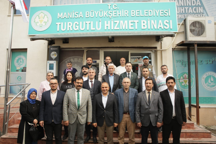 Manisa Ali Uçak'ı bağrına bastı