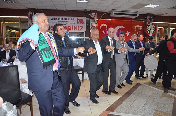 ARDAHAN'IN KURTULUŞUNU KUTLADILAR