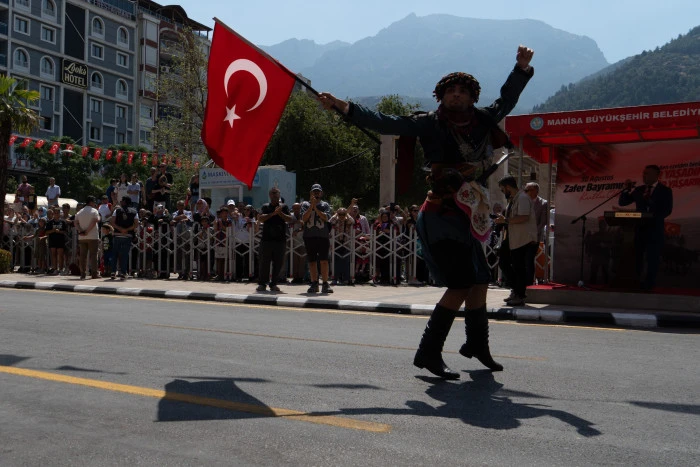 MANİSA’DA BAYRAM COŞKUSU   
