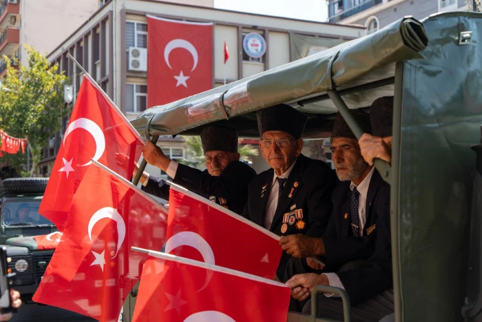 MANİSA’DA BAYRAM COŞKUSU   