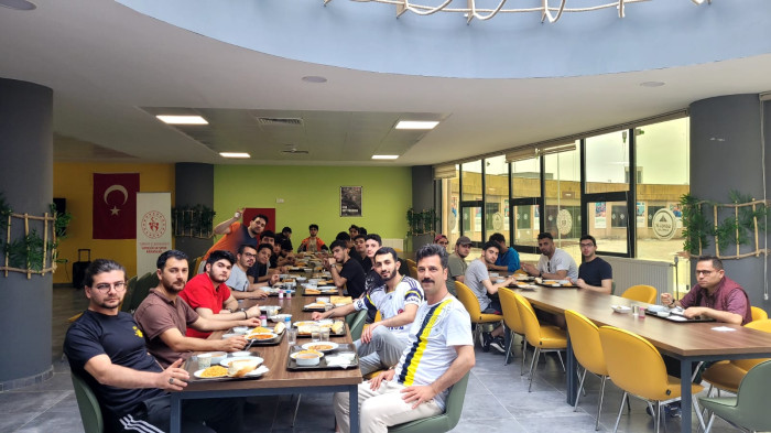 Azerbaycanlı öğrenciler Kula Gençlik Kampı'nda buluştu.