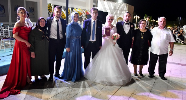 ONAYLI VE ÇAKAR AİLESİNİN MUTLU GÜNÜ