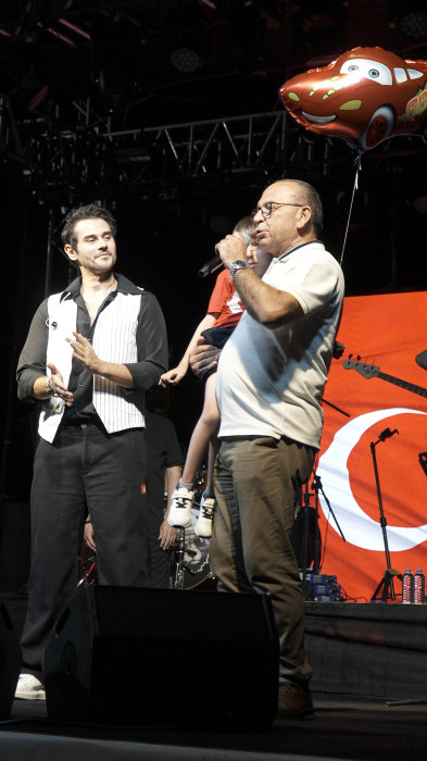 TURGUTLU AĞUSTOS ZAFER BAYRAMI ÇOŞKUSUNU CEM BELEVİ İE KUTLADI 