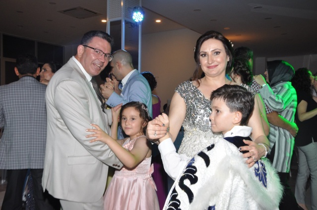 DORA SANGU ADETA PRENS GİBİYDİ