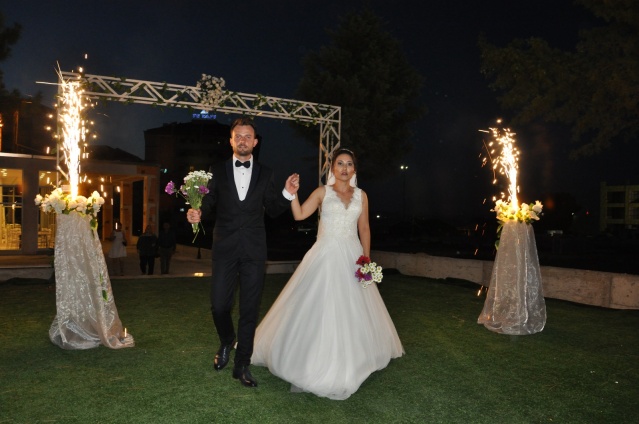 GENÇ ALKAN ÇİFTİ BİR ÖMÜR BOYU EL ELE