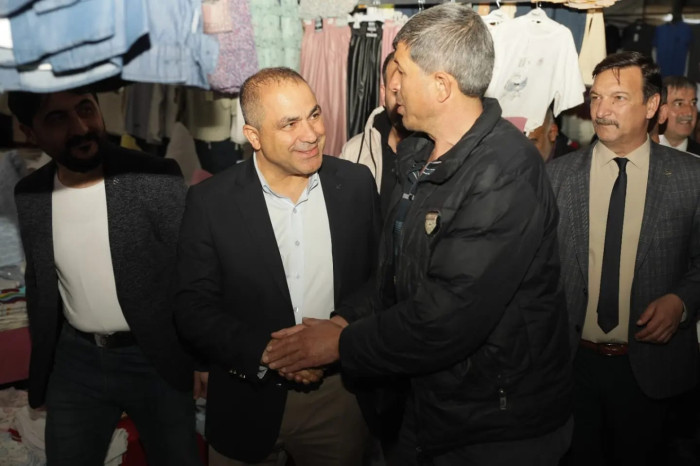 Manisa Ali Uçak'ı bağrına bastı