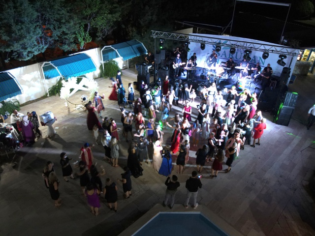 SİYASET VE İŞ İDÜNYASI AKAN AİLESİNİN MUTLU GÜNÜNDE BİR ARAYA GELDİ