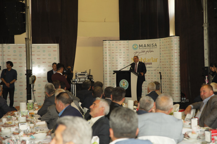 MHP’Lİ UÇAK TÜM MUHTARLARA CEP TELEFONU NUMARASINI VERDİ 