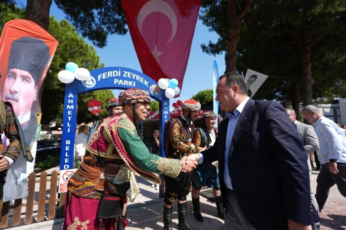 AHMETLİ’DE FERDİ ZEYREK PARKI AÇILDI