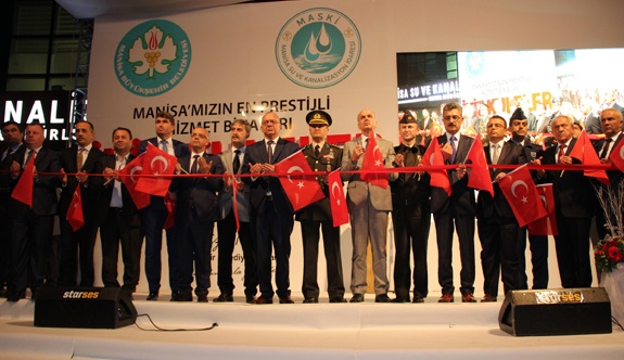 İKİZ KULELERE GÖRKEMLİ AÇILIŞ