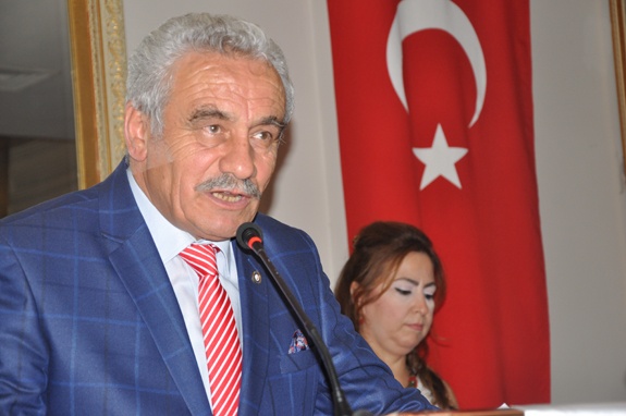 TÜRK KIZILAY'I PLAKET TAKDİMİ