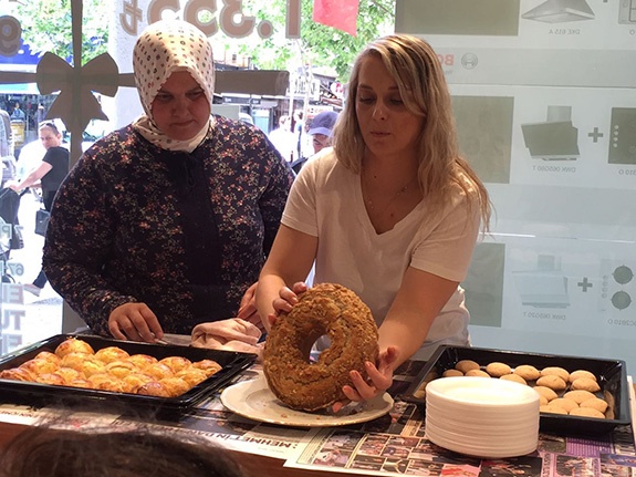 ERDİNÇ TİCARET'TEN ANNELER GÜNÜ ORGANİZASYONU