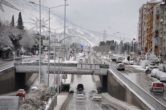 MANİSA'DAN KAR MANZARALARI