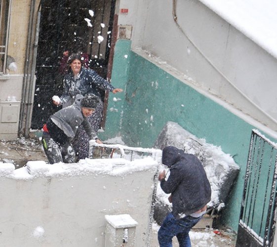 MANİSA'DAN KAR MANZARALARI