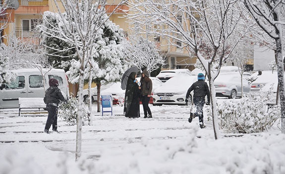 MANİSA'DAN KAR MANZARALARI