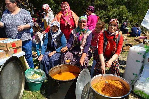 105 YAŞINDAKİ GÜLSÜM NİNE İLGİ ODAĞI OLDU