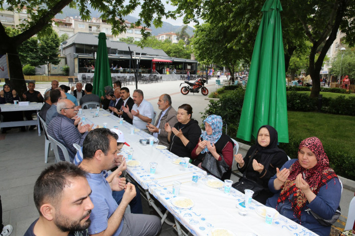 Şehitlerimiz saygıyla anıldı