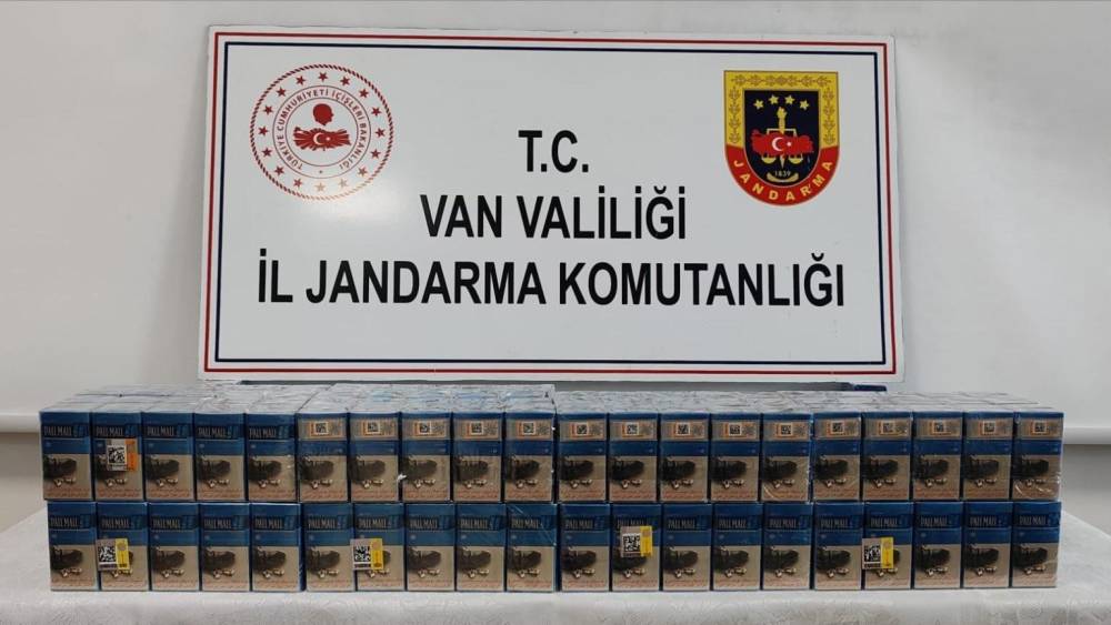 Van&rsquo;da 720 paket g&uuml;mr&uuml;k ka&ccedil;ağı sigara ele ge&ccedil;irildi

