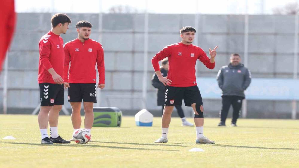 Sivasspor’da Aliağa FK maçı hazırlıkları başladı

