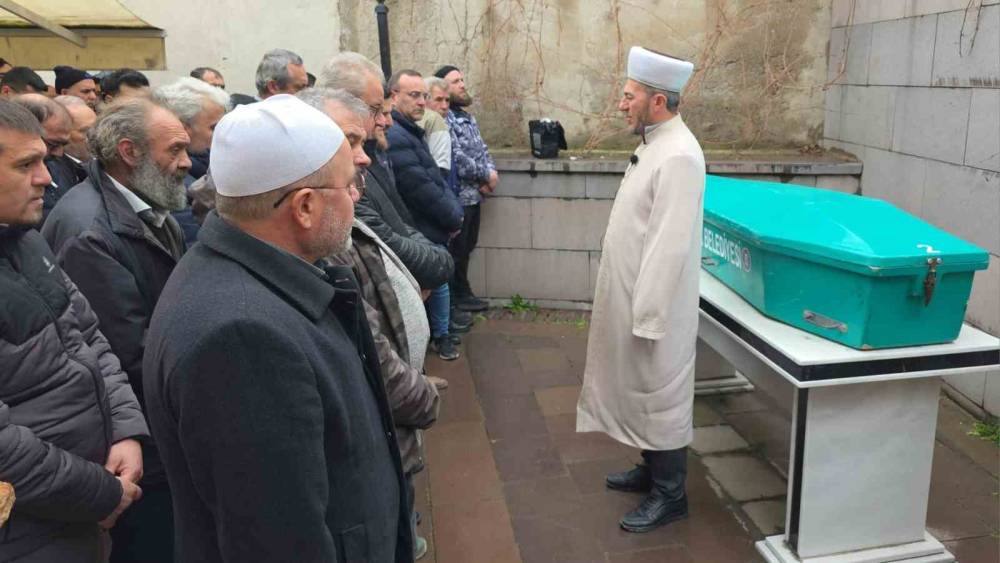 Antalya&rsquo;daki otob&uuml;s kazasında hayatını kaybeden s&uuml;r&uuml;c&uuml; memleketi K&uuml;tahya&rsquo;da son yolculuğuna uğurlandı
