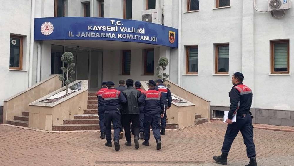 Jandarmadan DEAŞ operasyonu: 2 gözaltı
