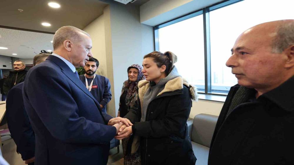 Cumhurbaşkanı Erdoğan yaralı teknisyeni ziyaret etti
