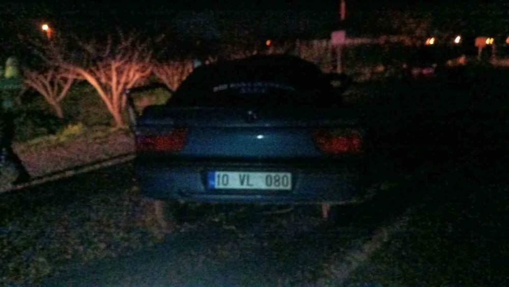 Manisa&rsquo;da kamyon ile otomobil &ccedil;arpıştı: 1 &ouml;l&uuml;, 1 yaralı
