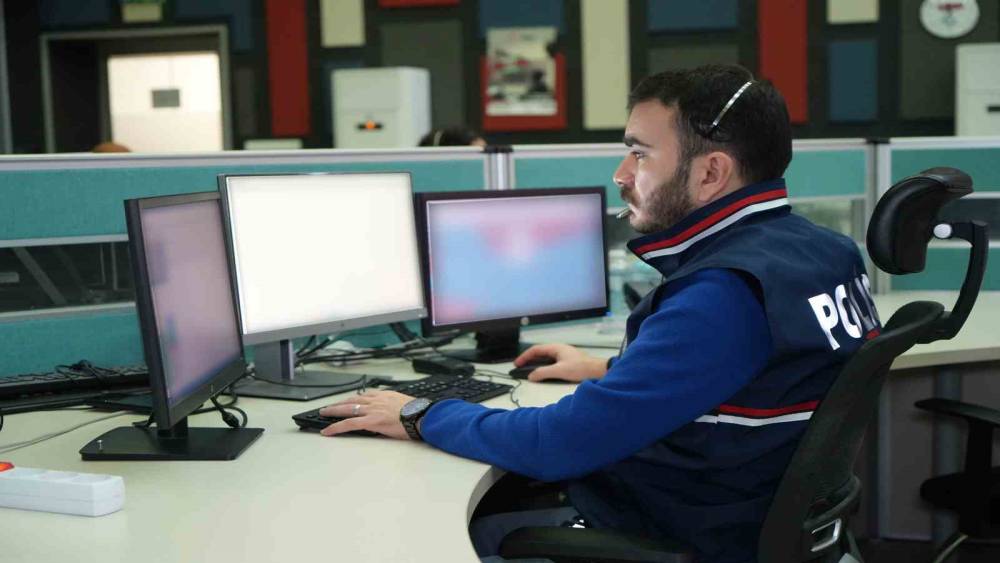 112&rsquo;yi aradı, dolandırılmaktan kurtuldu
