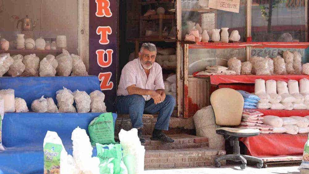 Kaya tuzu yazın kışlık ürünlere, kışın süs eşyasına kullanılıyor
