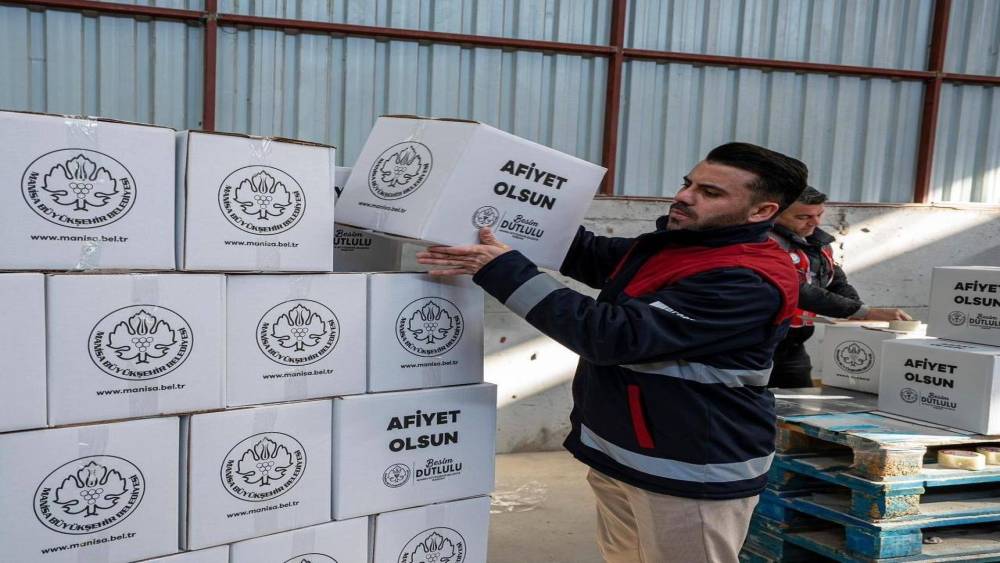 Manisa&rsquo;da ramazan dayanışması giderek b&uuml;y&uuml;yor
