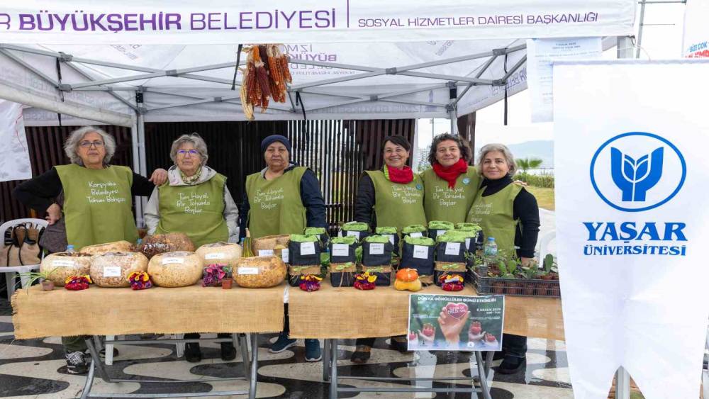 İzmir’de yüzlerce gönüllü 