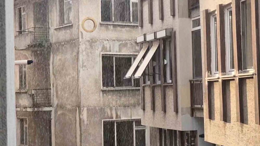 Tekirdağ&rsquo;da doluyla karışık yağış
