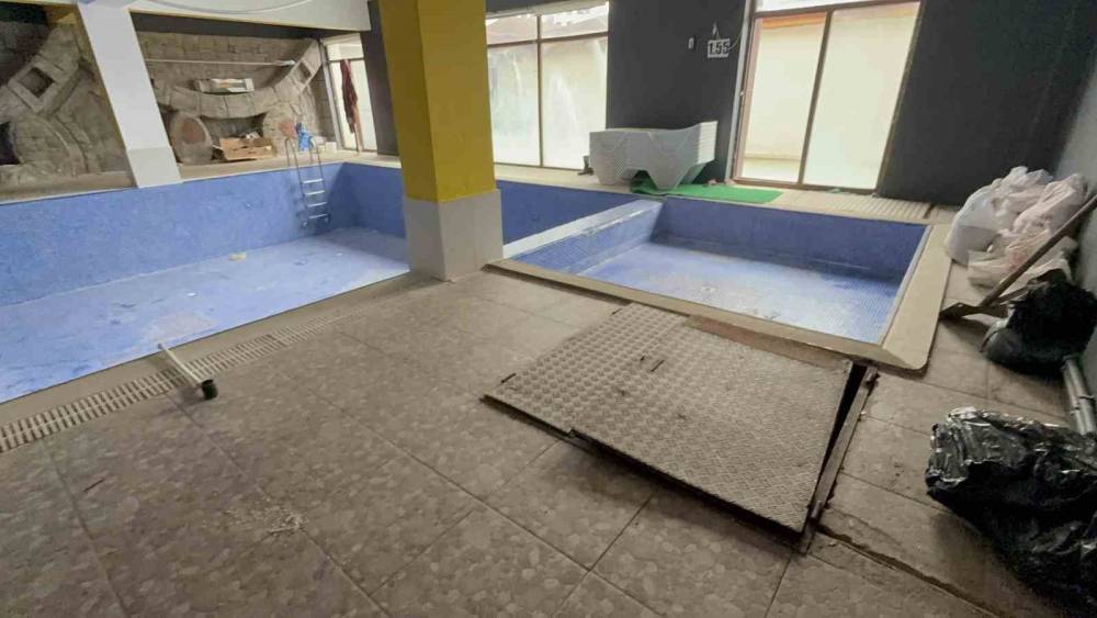 Tokat&rsquo;ta kan donduran cinayet: Babasını &ouml;ld&uuml;rerek havuz deposuna g&ouml;md&uuml;
