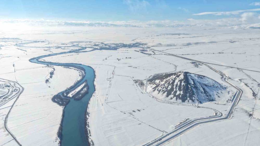 Muş Piramidi kış manzarasıyla mest etti

