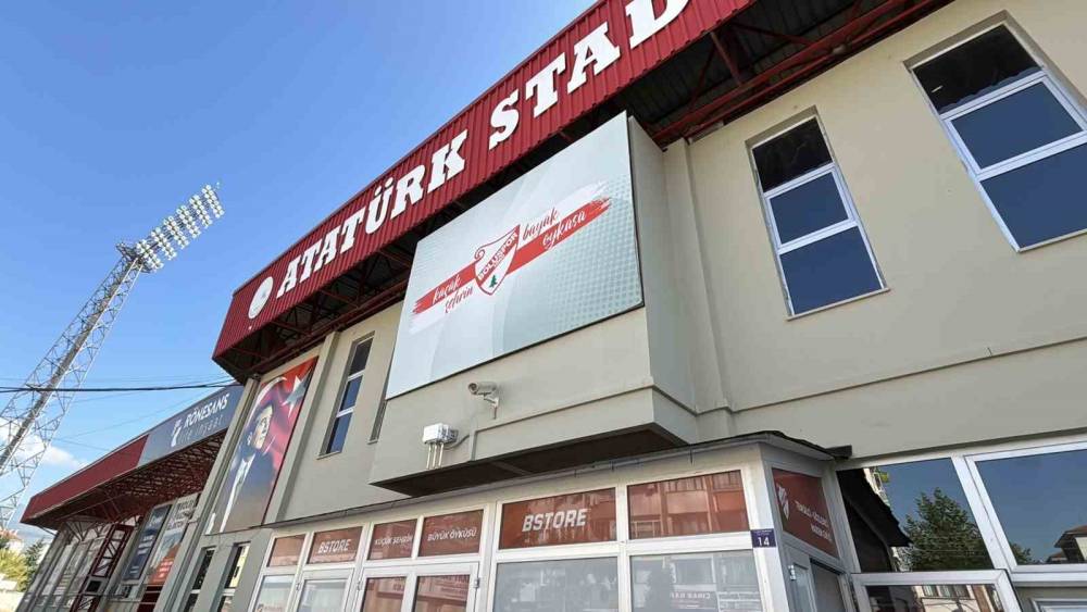 Bolu Atatürk Stadyumu’nda hummalı çalışma
