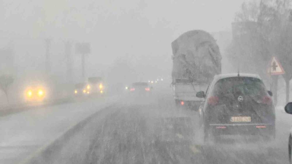 Tatvan’da kar yağışı
