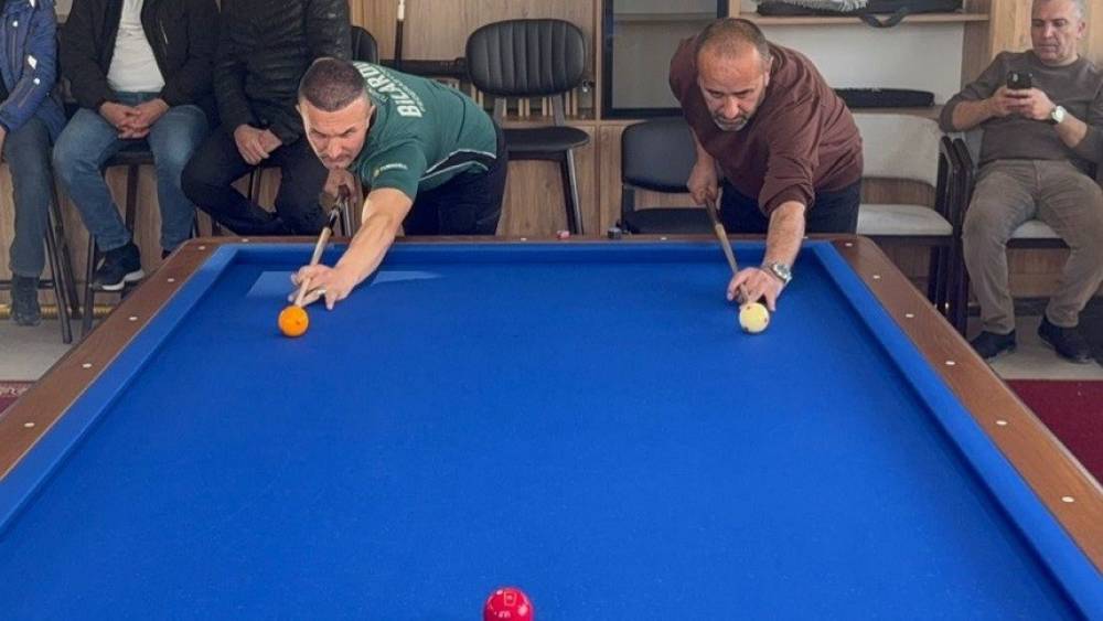 Hakk&acirc;ri&rsquo;de &lsquo;&Uuml;&ccedil; Bant Bilardo Turnuvası&rsquo; başladı
