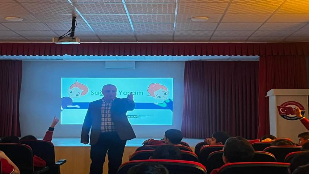 Kars&rsquo;ta &ouml;ğrencilere "Teknoloji Bağımlılığı ve Sağlıklı Yaşam" semineri
