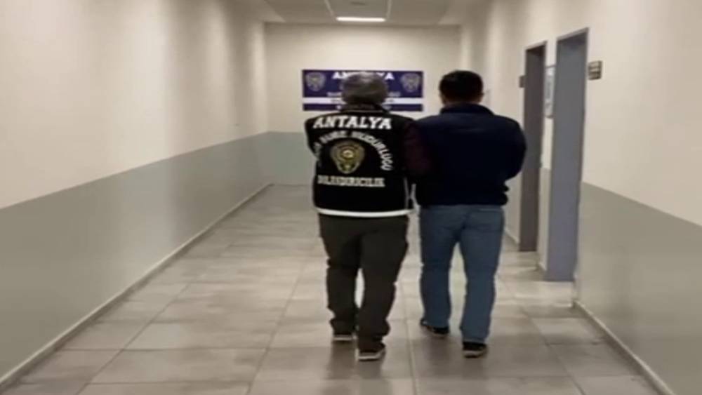 Patronunu 8 milyon 500 bin TL dolandıran &ccedil;alışan tutuklandı
