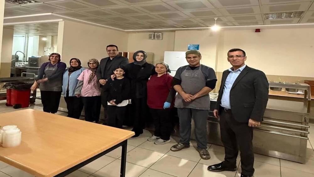 Kaymakam Dalak &ouml;ğrencilerle birlikte iftar a&ccedil;tı