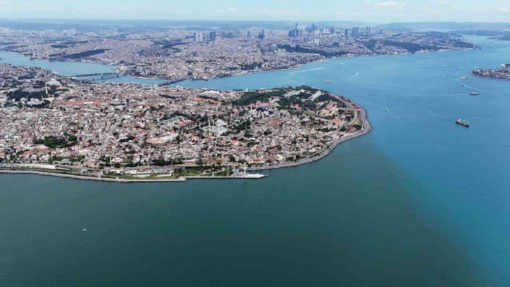 İstanbul Boğazı’nın güneyinde turkuaz şölen