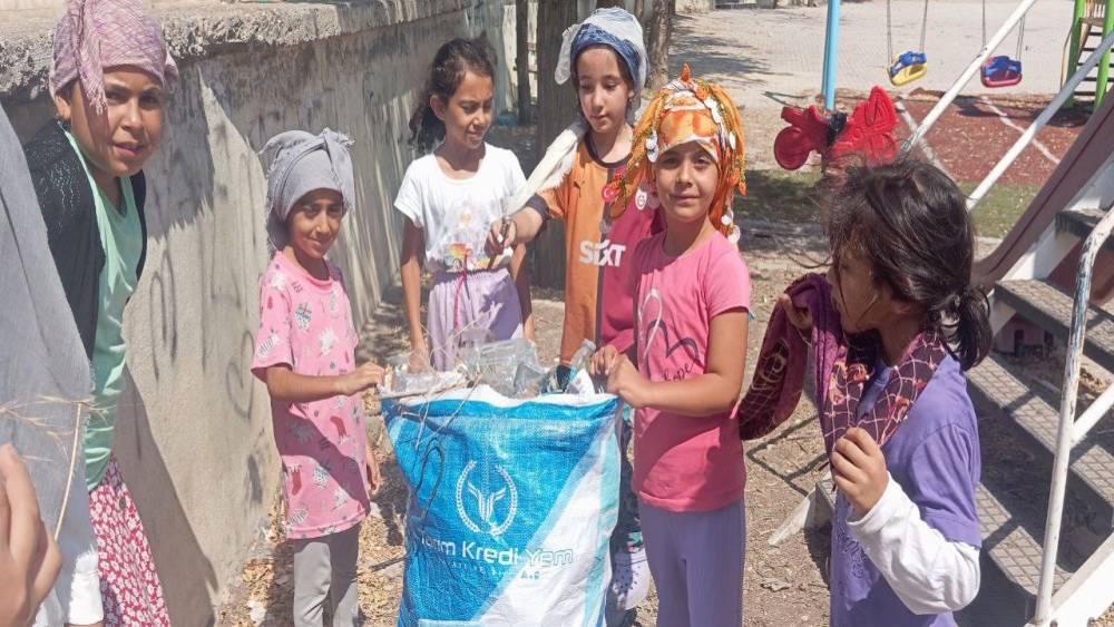 Kilisli çocuklardan örnek davranış
