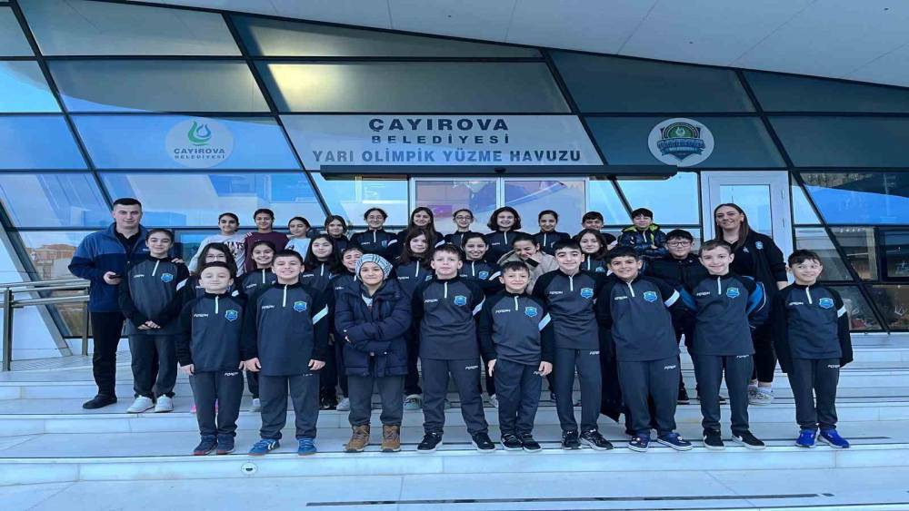 &Ccedil;ayırovalı y&uuml;z&uuml;c&uuml;ler yarışlardan 27 madalyayla d&ouml;nd&uuml;
