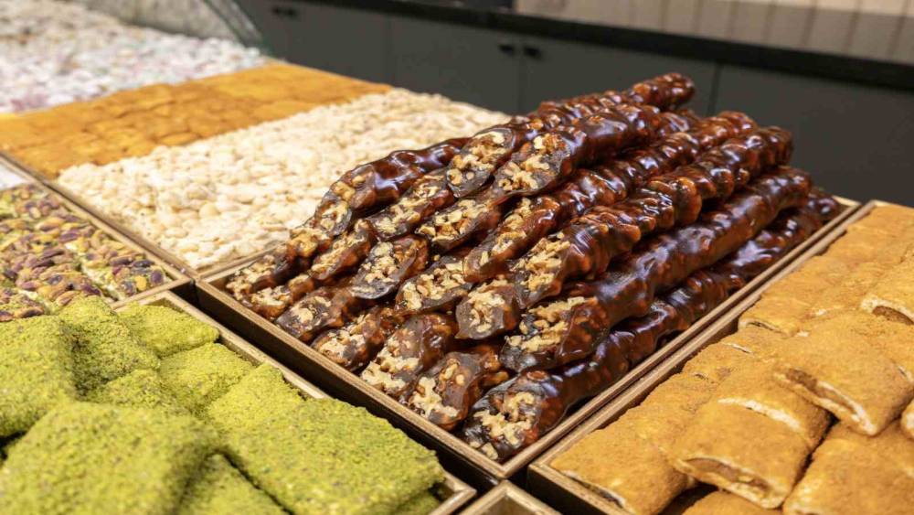 Havalar soğudu, cevizli pekmezli sucuk satışları arttı
