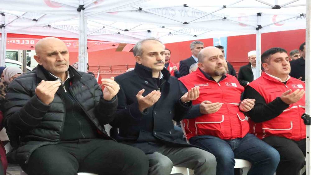 &Ccedil;ayırova&rsquo;dan Gazze&rsquo;ye 2 yardım tırı g&ouml;nderildi
