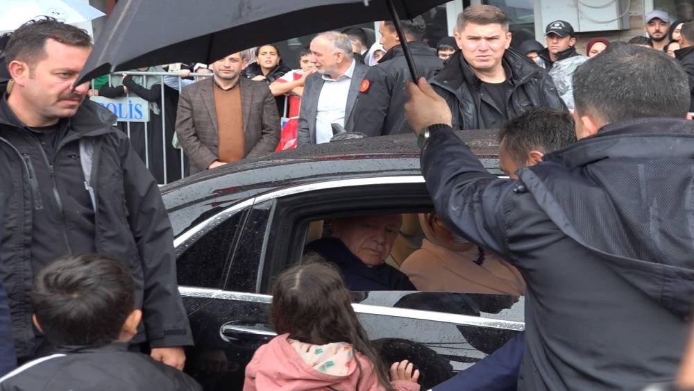 Cumhurbaşkanı Erdoğan Rize’den ayrıldı
